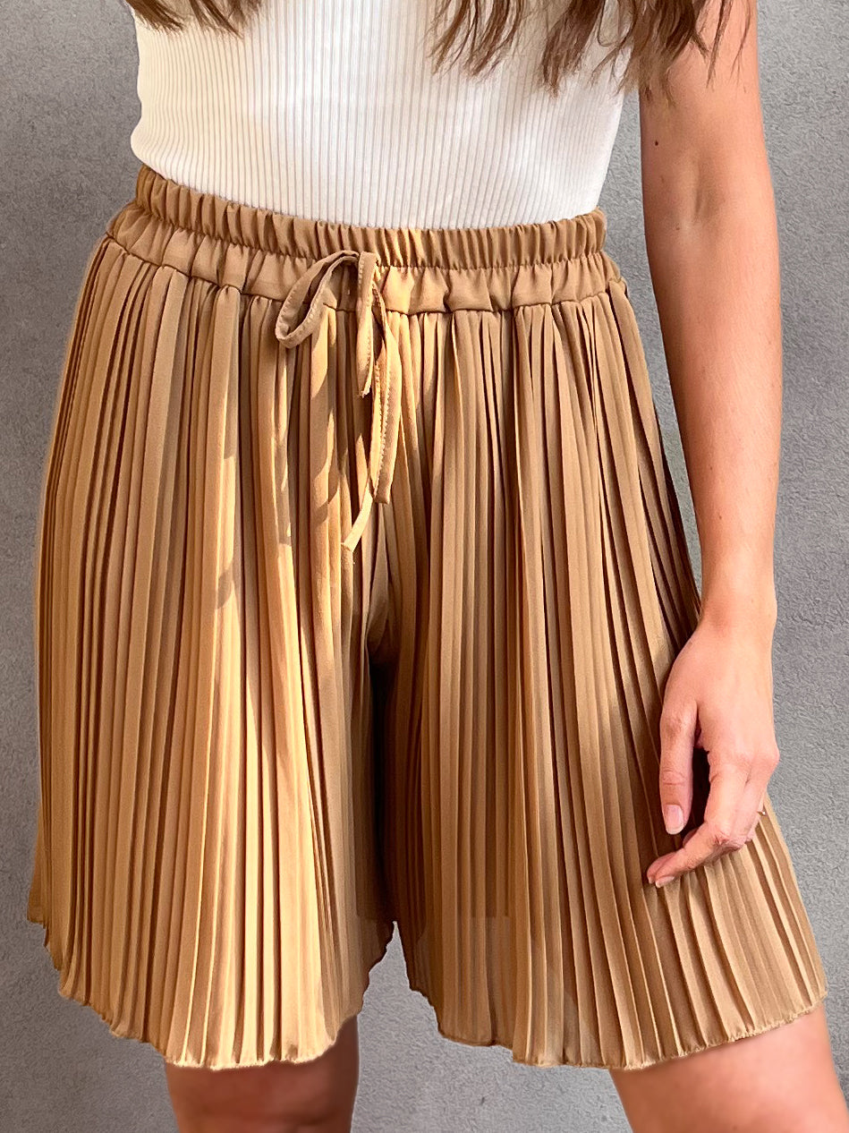 Plissee-Shorts beige