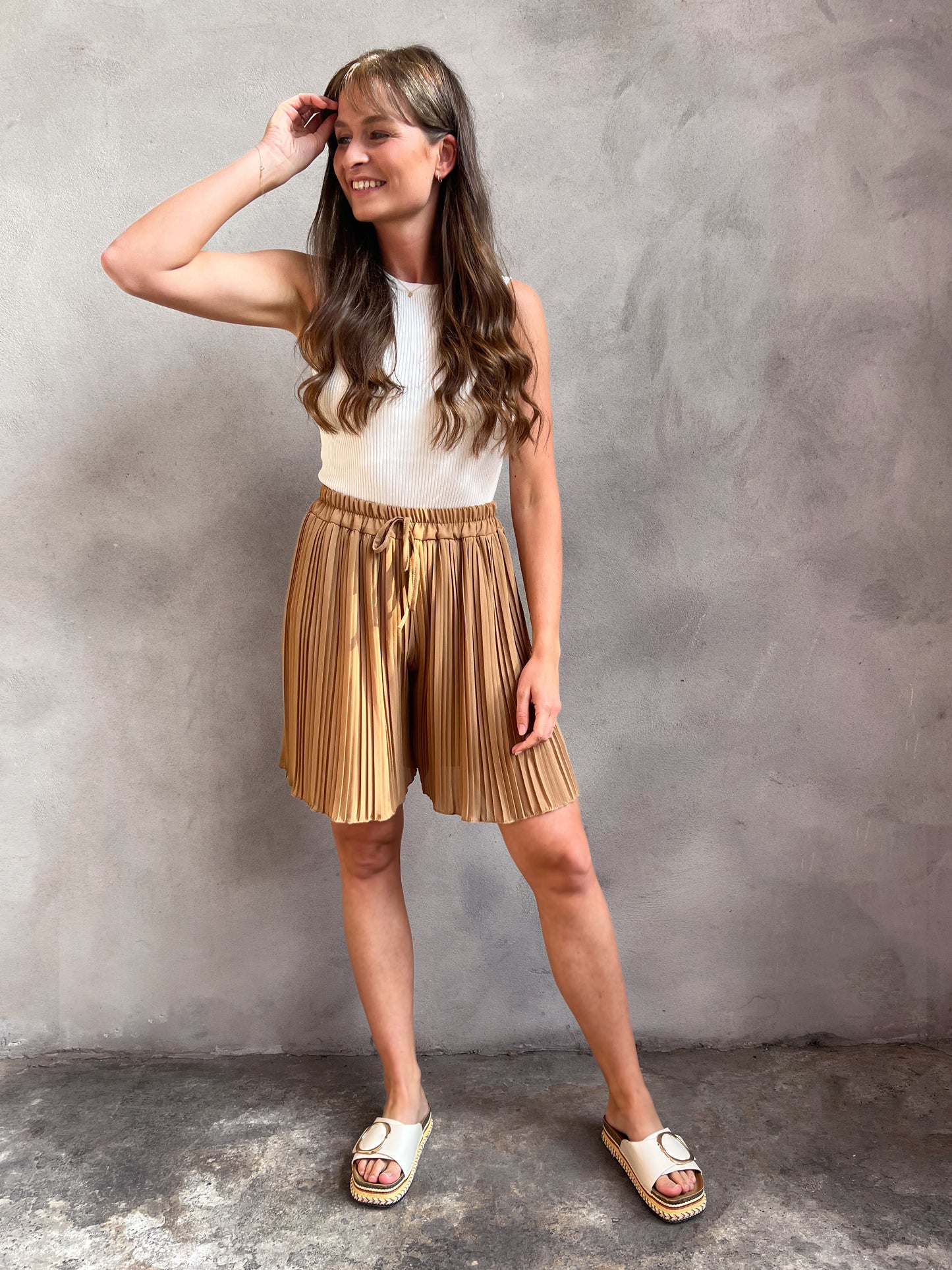 Plissee-Shorts beige