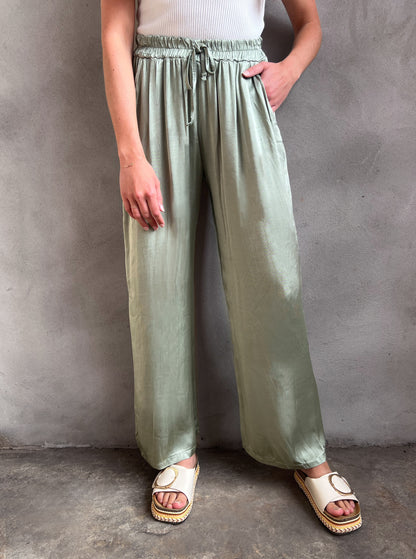 Satinhose oliv