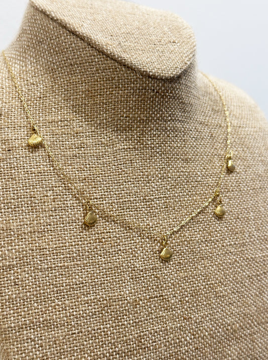 Muschel-Halskette gold