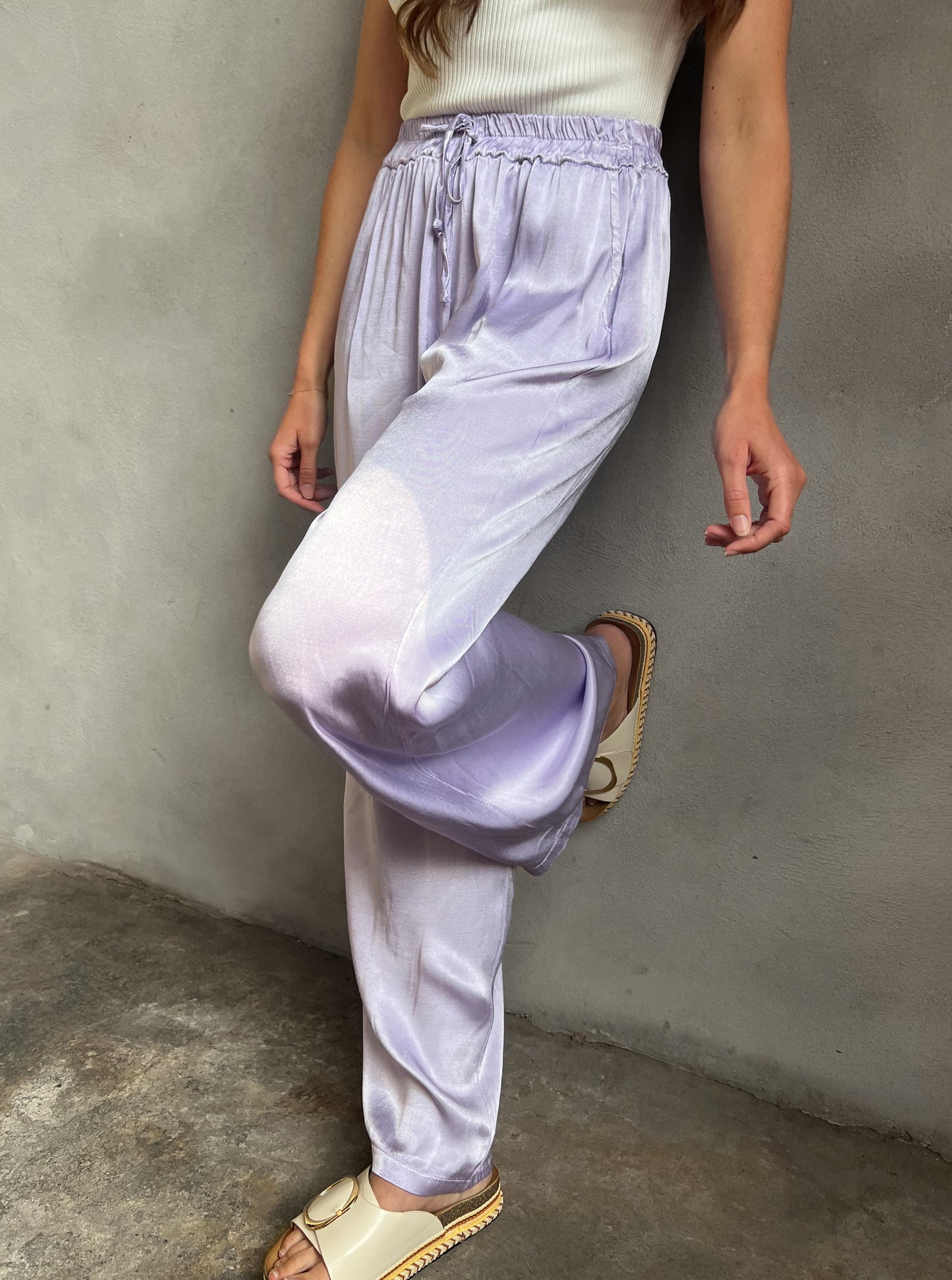 Satinhose oliv
